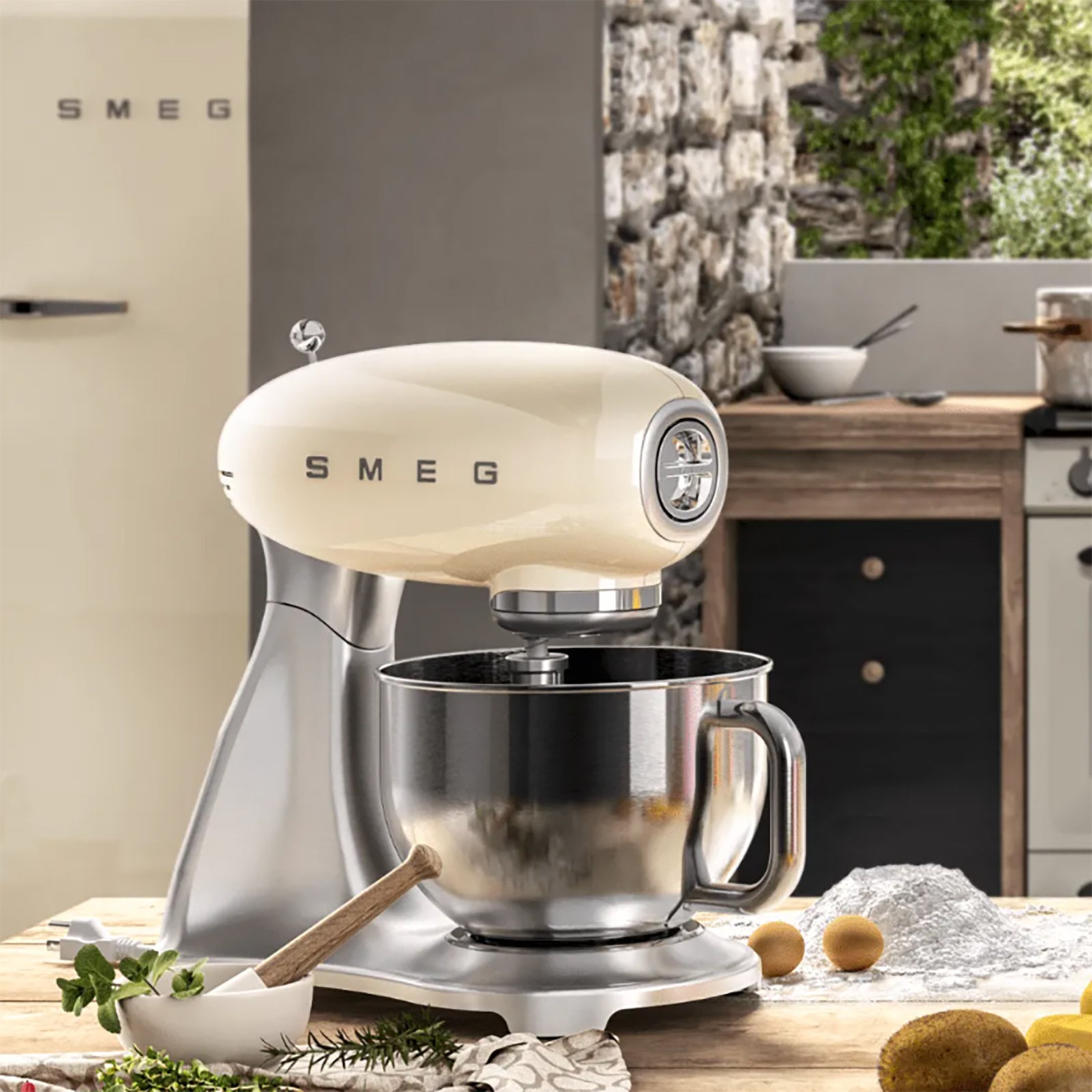 SMEG HAMUR KARIŞTIRMA MAKİNESİ CREAM SMF02CREU