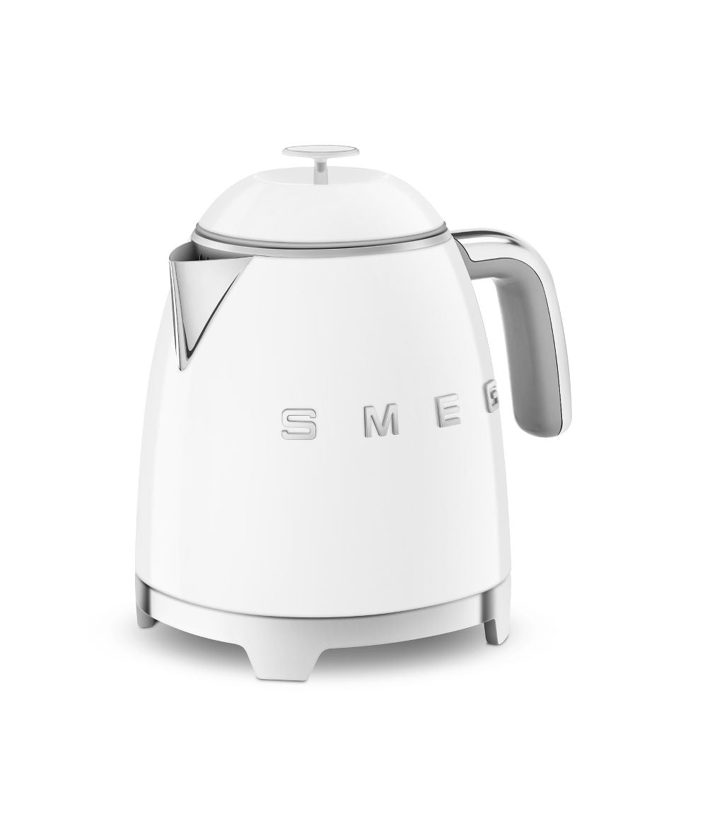 Smeg Beyaz Mini Kettle KLF05